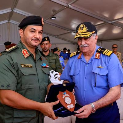 رئيس أركان القوات البحرية الليبية يهنئ الفريق ركن صدام حفتر بتعيينه نائبًا للقائد العام